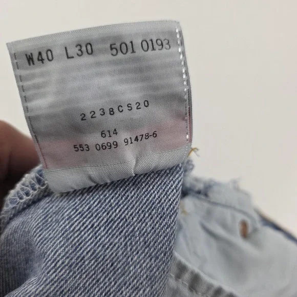 Vintage Levis 501 Jeans Mens 40x30 Denim Medium Wash Button Fly Made USA 90s